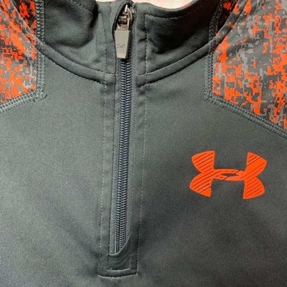UA Half Zip Pullover - Picture 3 of 7